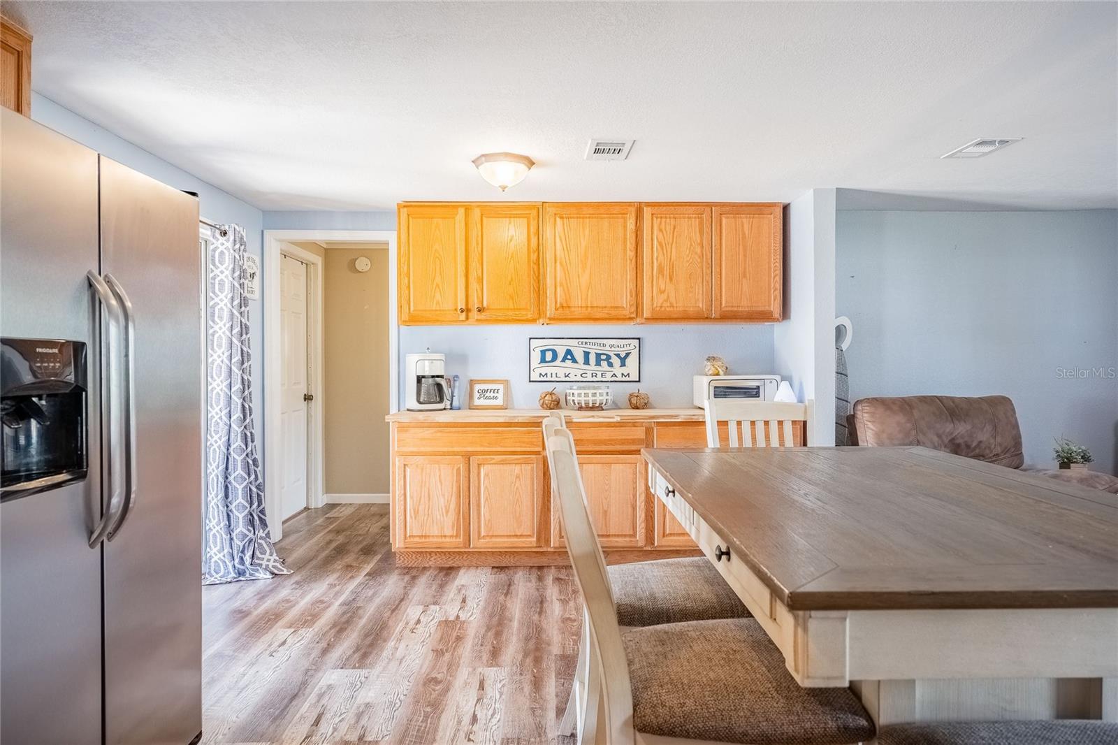 Image 9 of 38 For 729 Lake Avenue