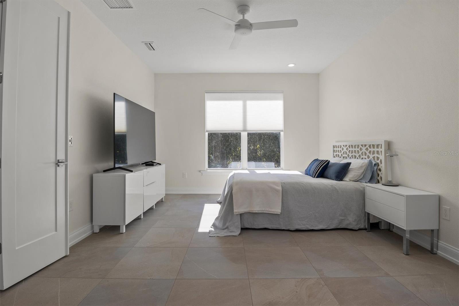 Image 22 of 67 For 7826 Lake James Boulevard