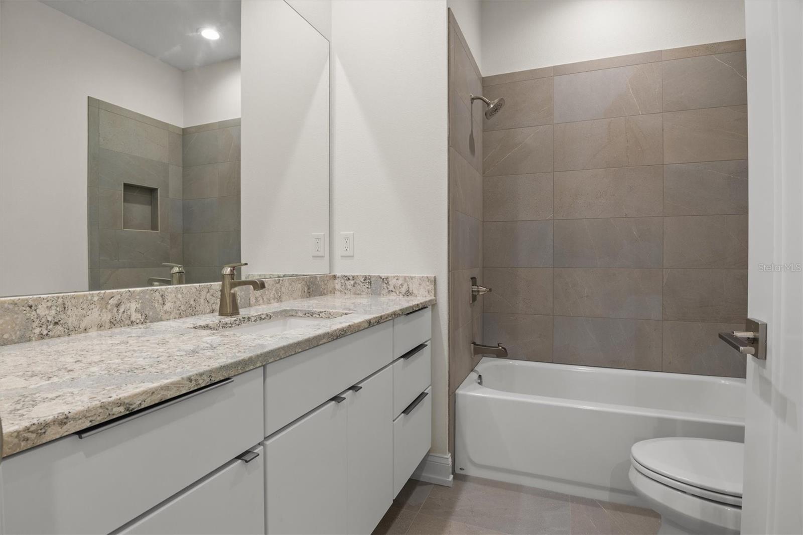 Image 29 of 67 For 7826 Lake James Boulevard