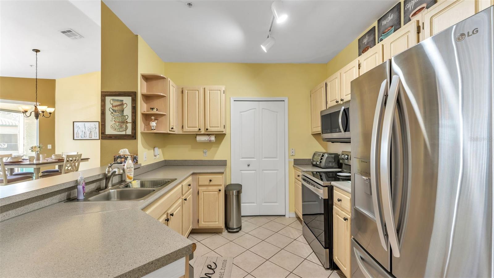 Image 5 of 50 For 8901 Legacy Court 201