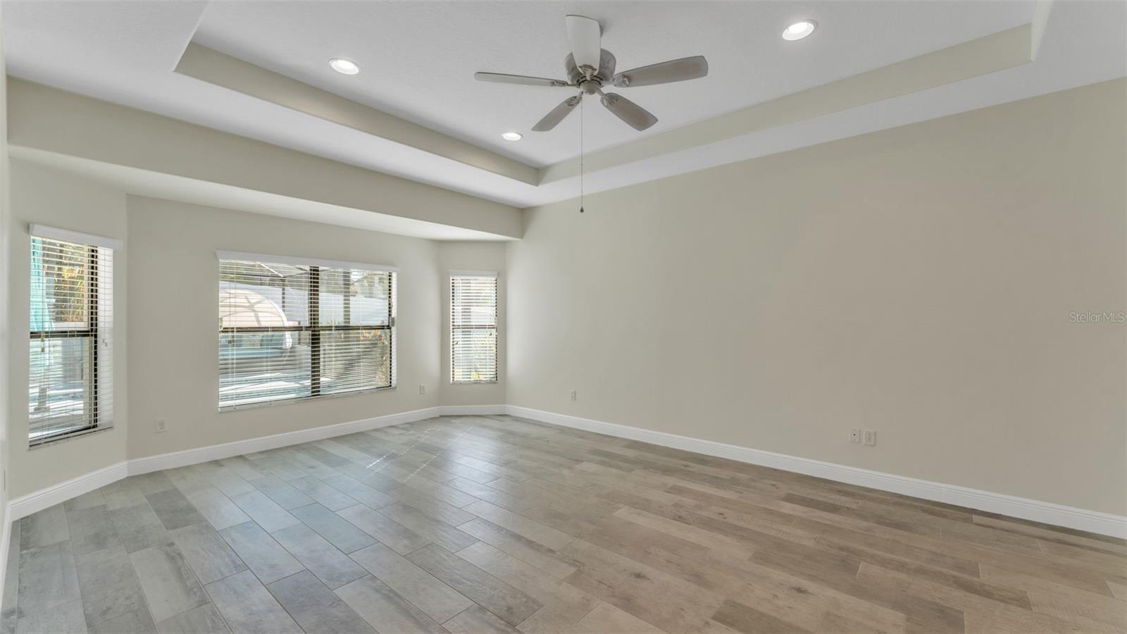 Image 16 of 66 For 3939 Sunset Lake Drive