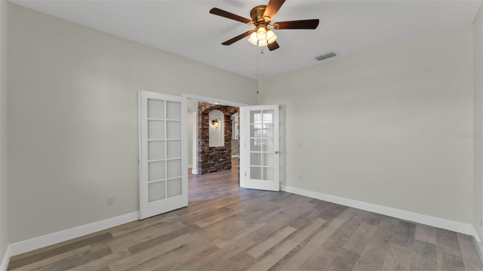 Image 5 of 66 For 3939 Sunset Lake Drive