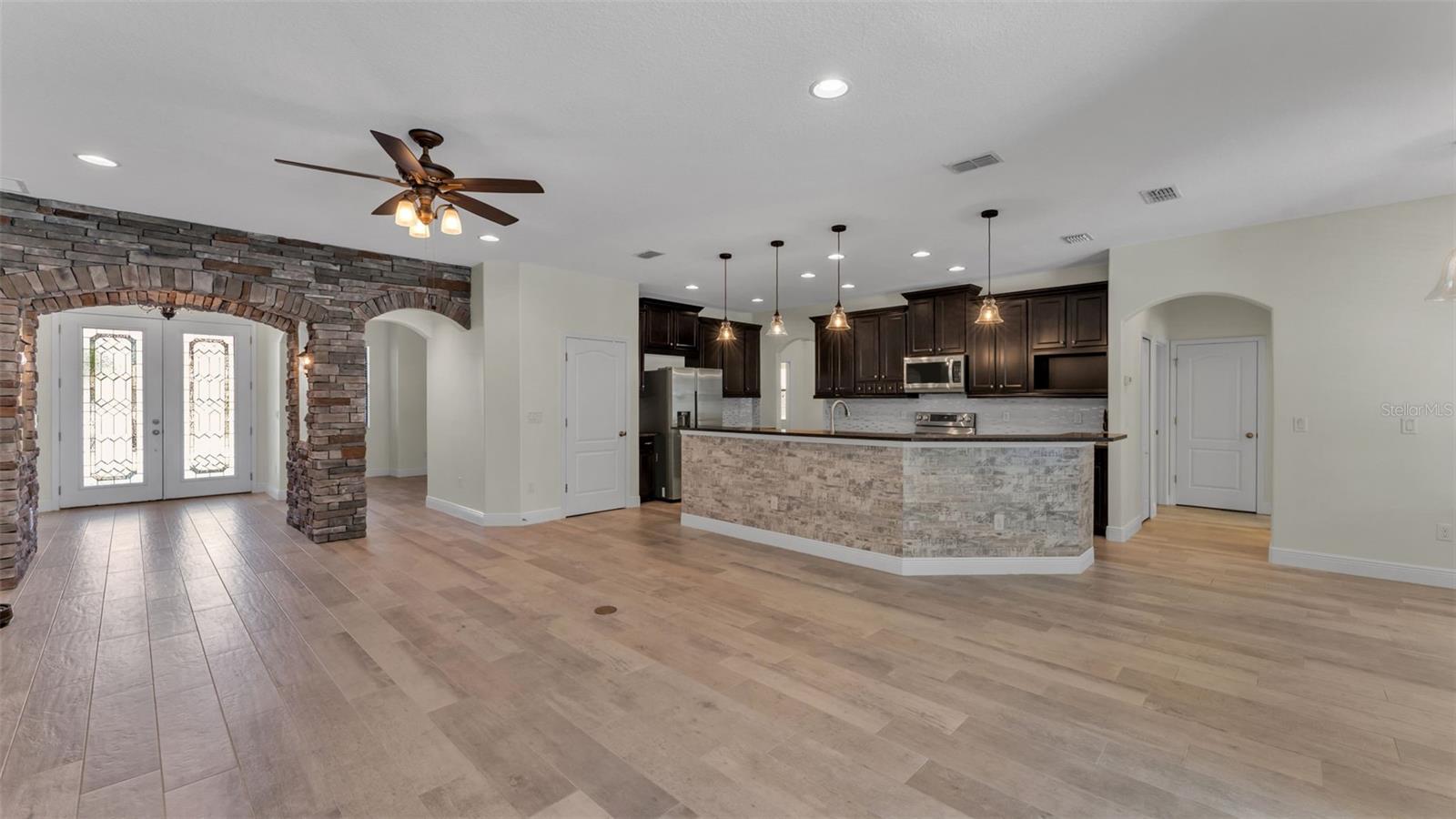 Image 9 of 66 For 3939 Sunset Lake Drive