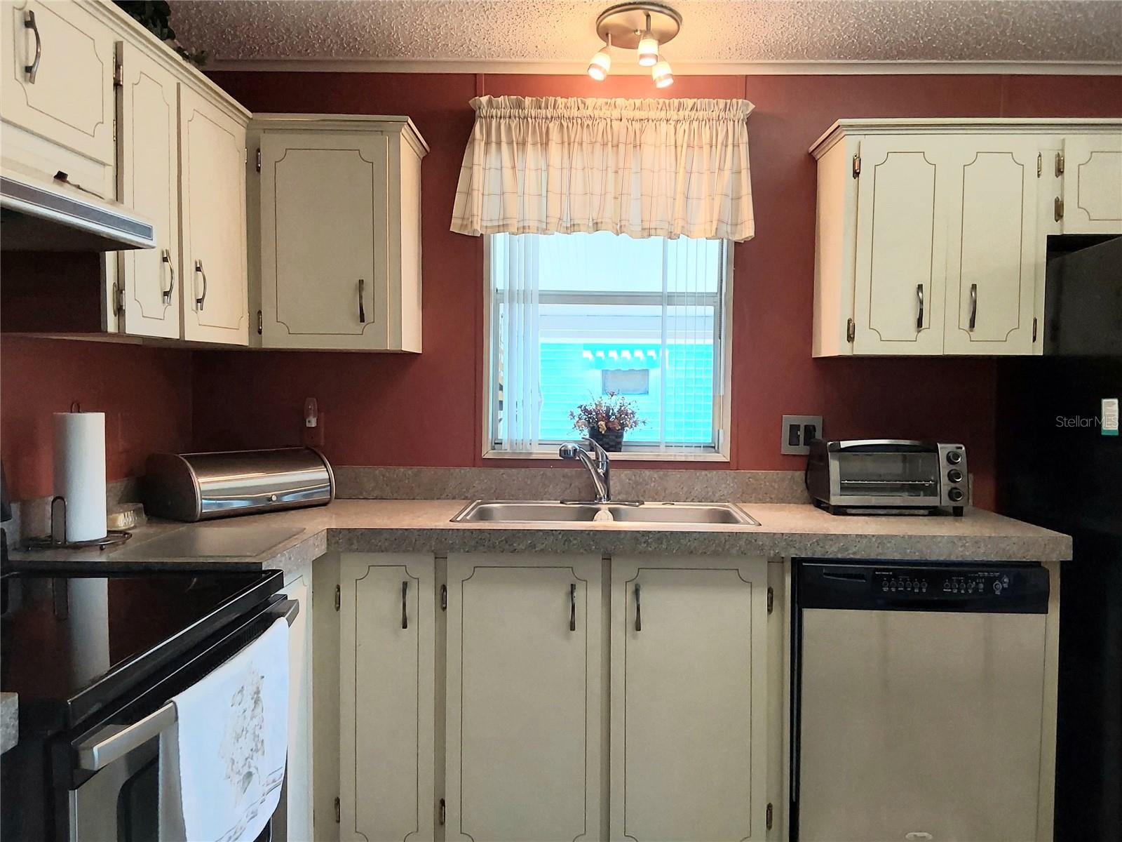 Image 6 of 26 For 6071 Southern Oaks Drive Se