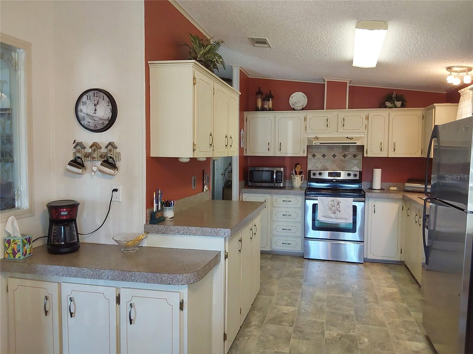 Image 7 of 26 For 6071 Southern Oaks Drive Se