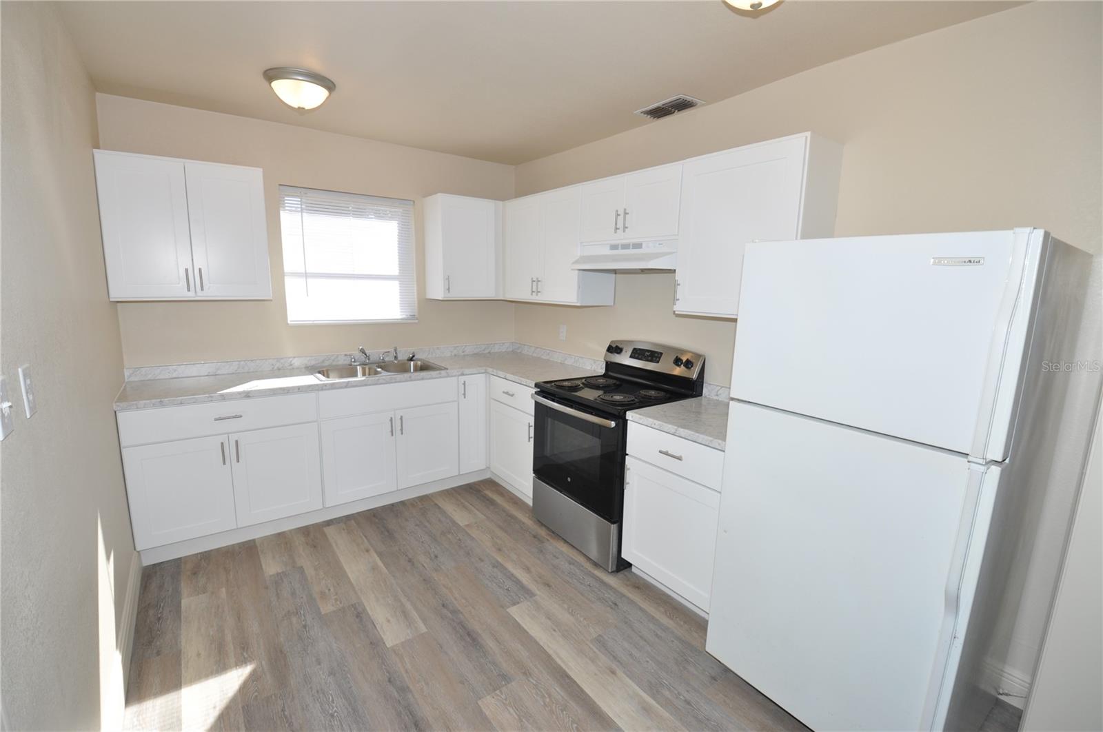 Image 4 of 18 For 1445 Stuart Street