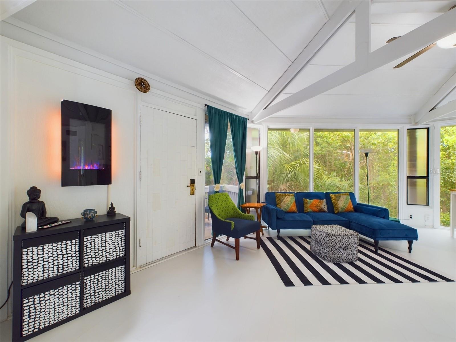 Image 13 of 24 For 2907 Marion Way 2907