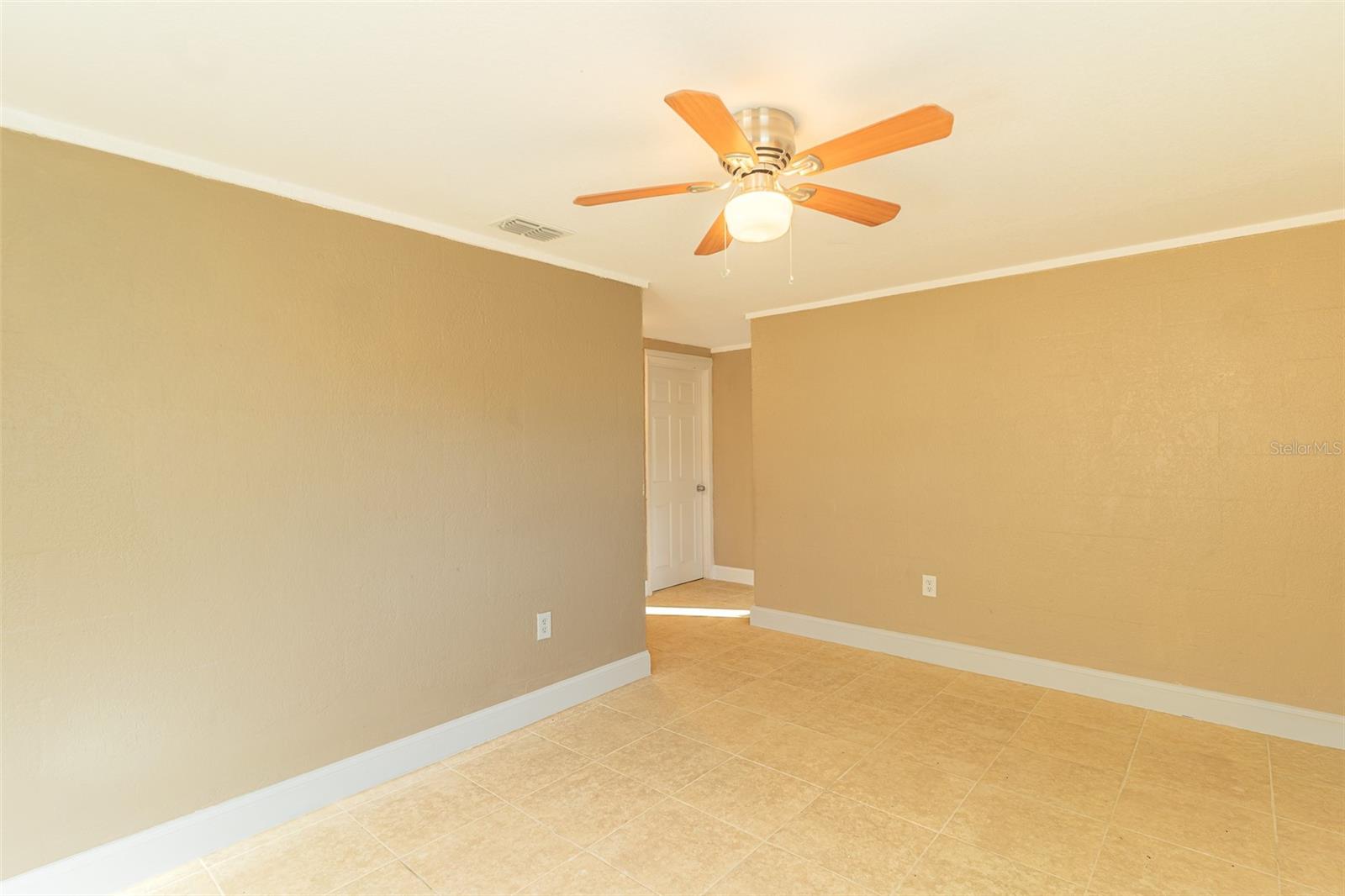 Image 4 of 11 For 114 Northside Drive 3