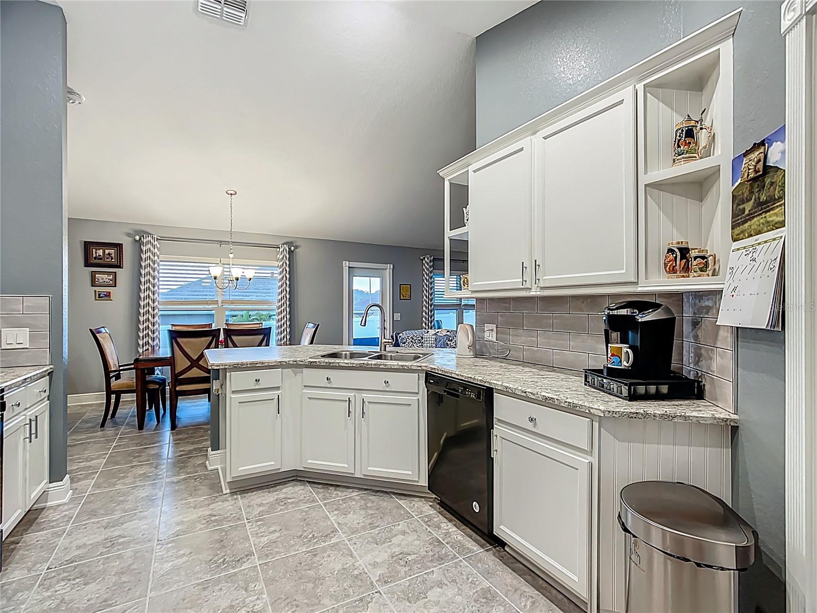 Image 15 of 49 For 1471 Eagle Crest Boulevard