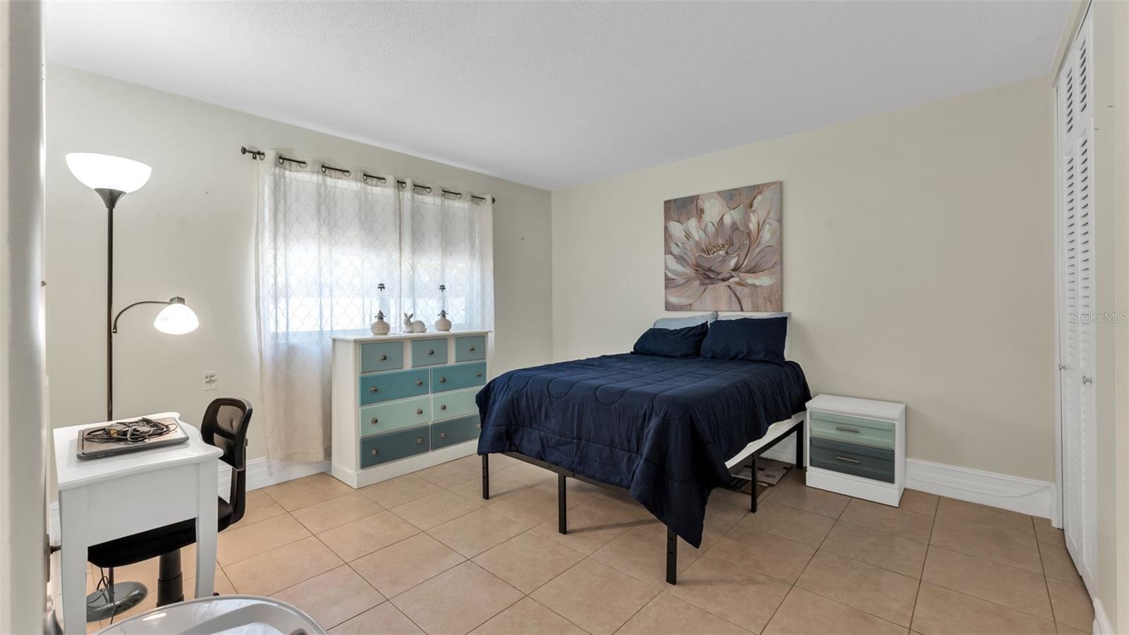 Image 11 of 26 For 1600 Lake Parker Drive C8