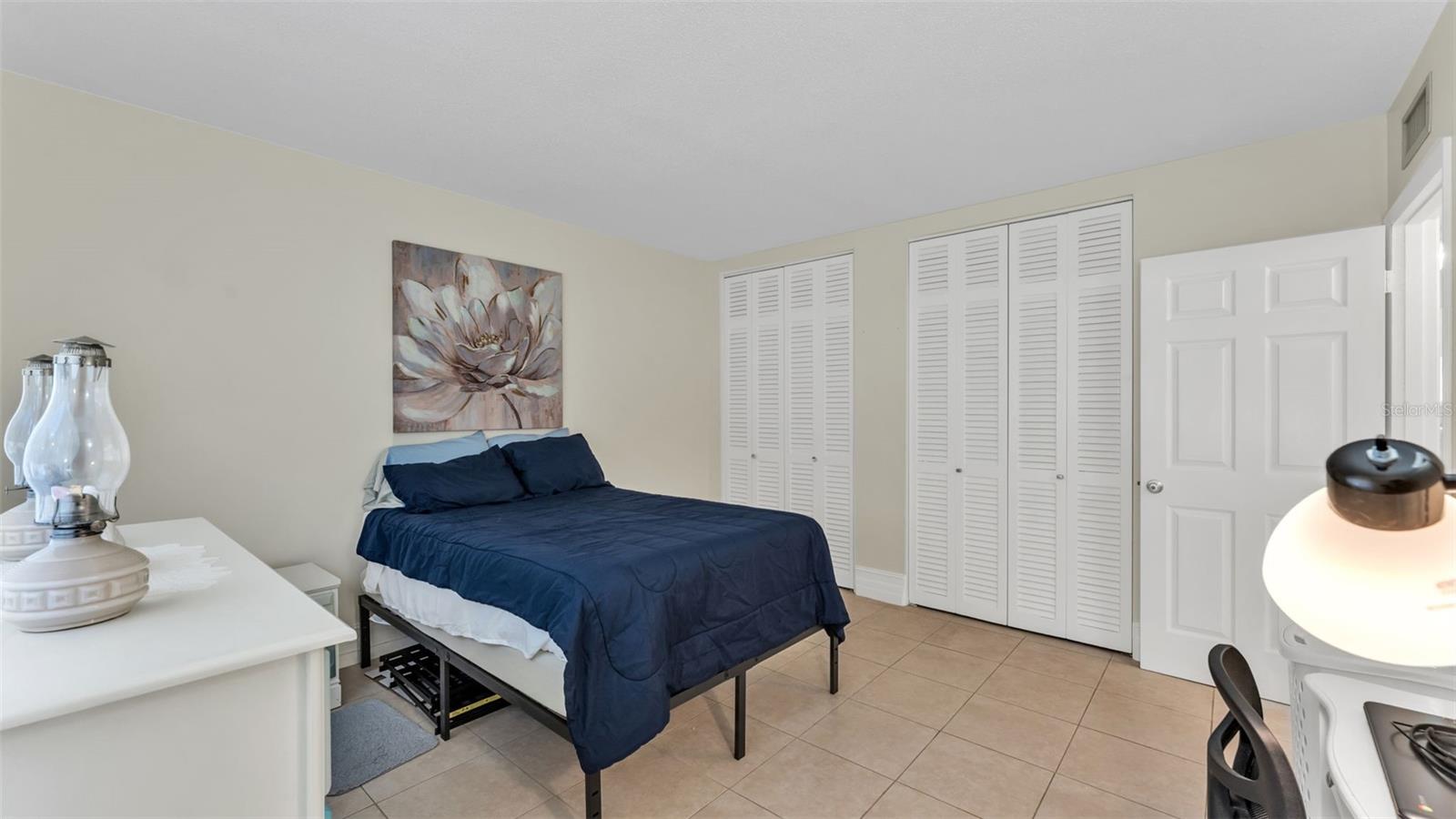 Image 13 of 26 For 1600 Lake Parker Drive C8