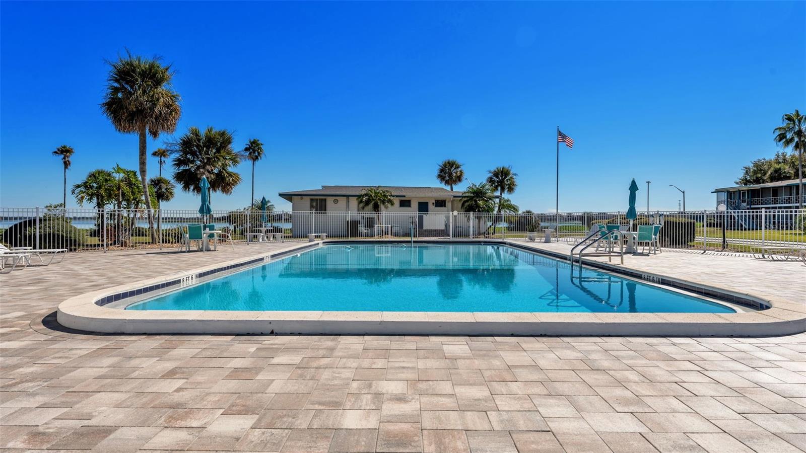 Image 21 of 26 For 1600 Lake Parker Drive C8