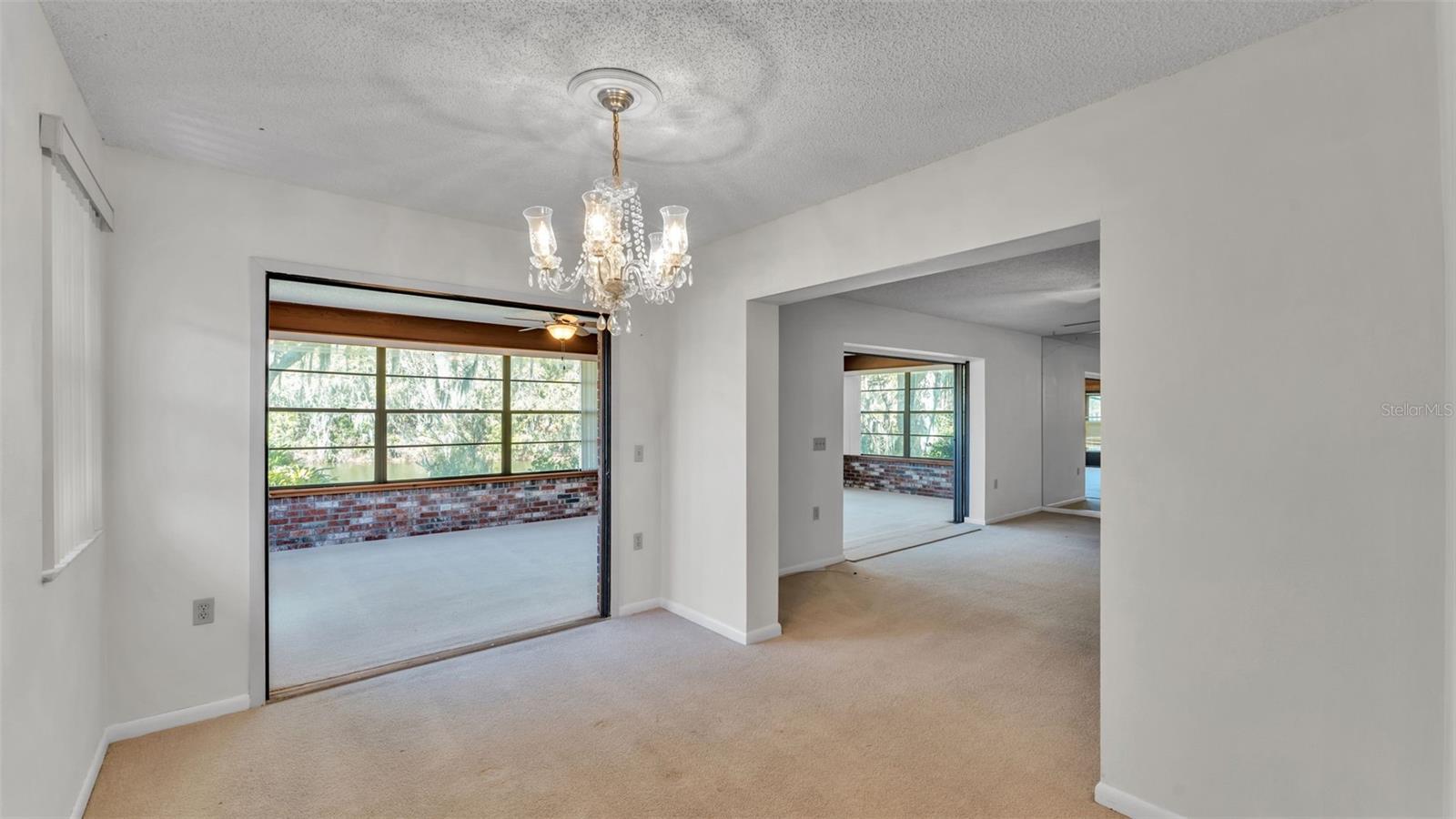 Image 15 of 38 For 487 Lake Carolyn Circle