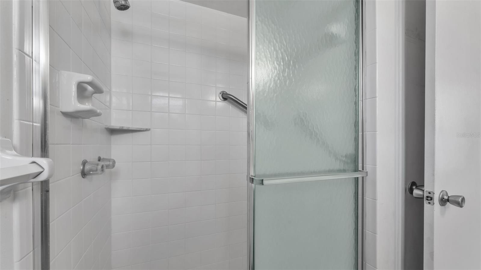 Image 19 of 38 For 487 Lake Carolyn Circle