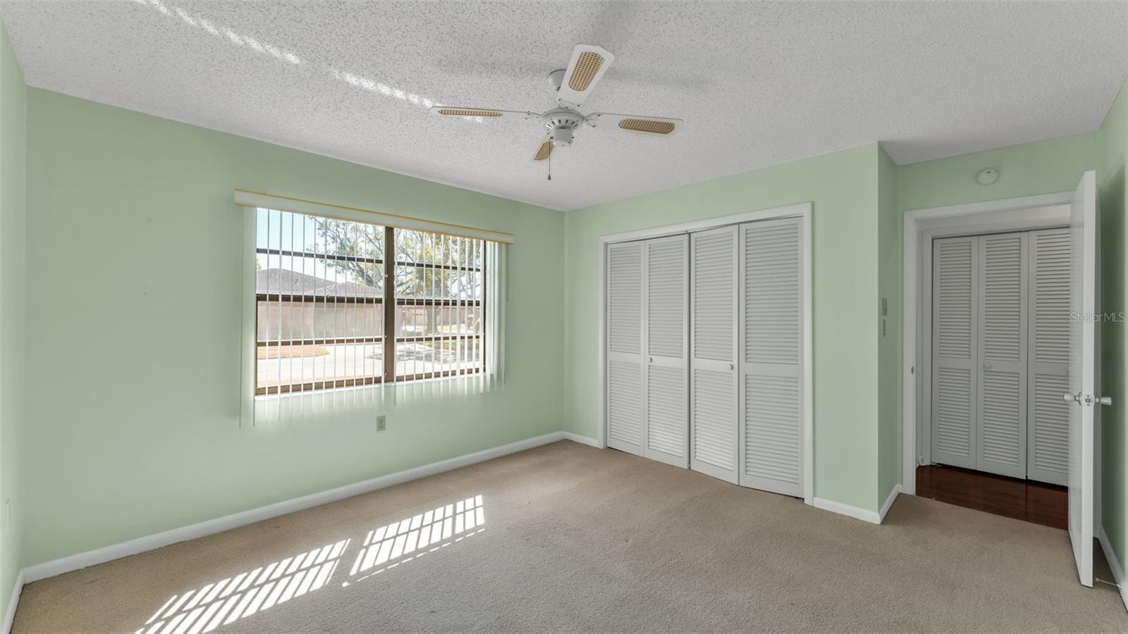 Image 23 of 38 For 487 Lake Carolyn Circle