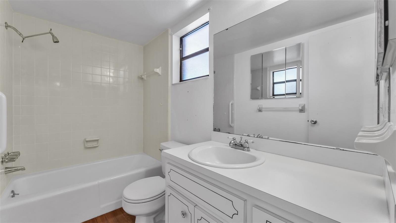 Image 24 of 38 For 487 Lake Carolyn Circle