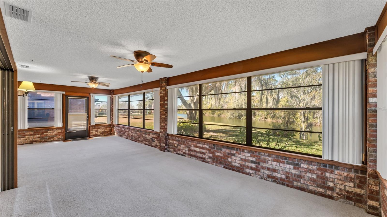 Image 29 of 38 For 487 Lake Carolyn Circle