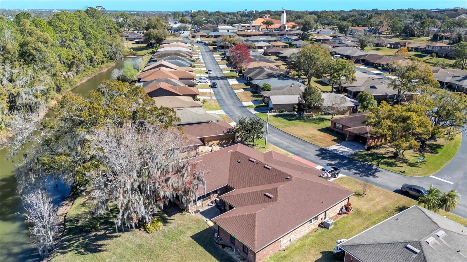 Image 35 of 38 For 487 Lake Carolyn Circle