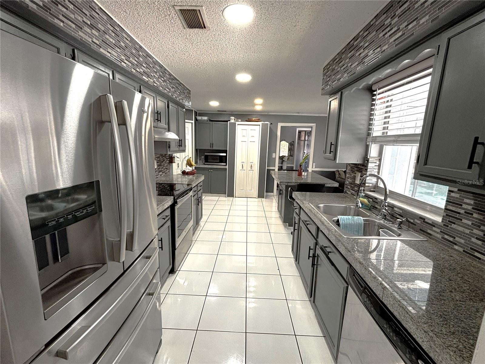 Image 17 of 47 For 2324 Creek Side Drive