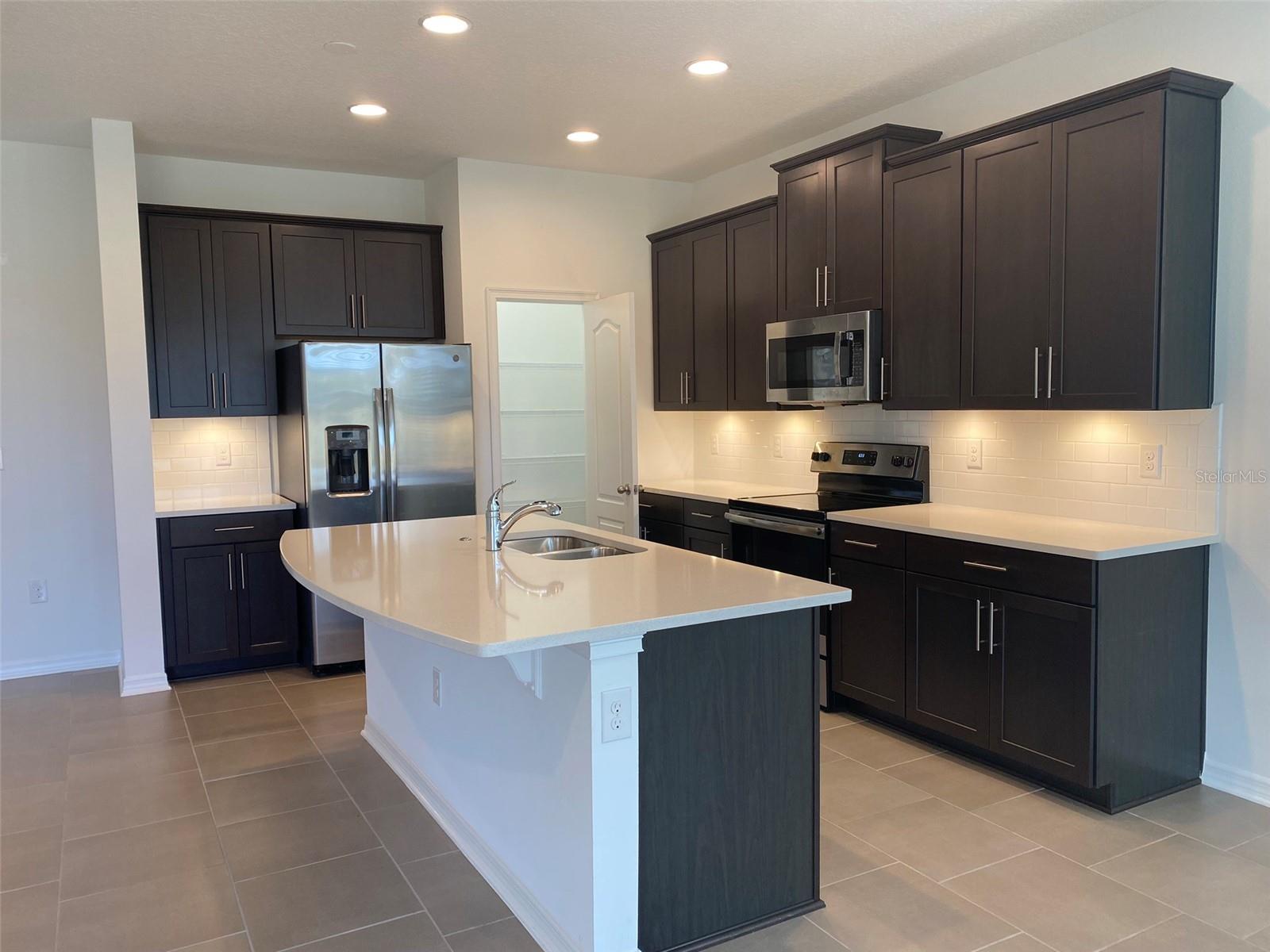 Image 10 of 33 For 7047 Oxbow Road