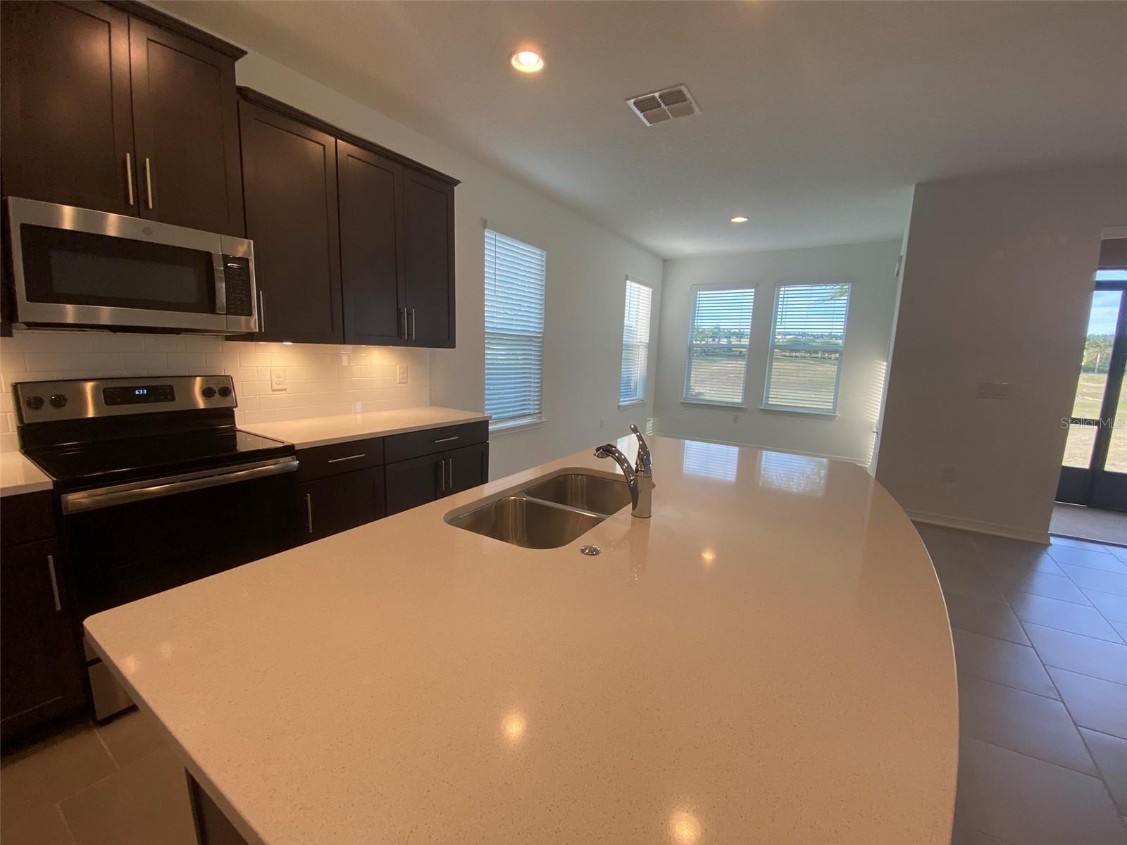 Image 12 of 33 For 7047 Oxbow Road