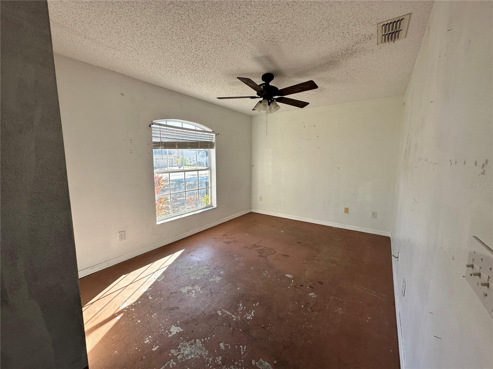 Image 15 of 22 For 256 Grouper Court