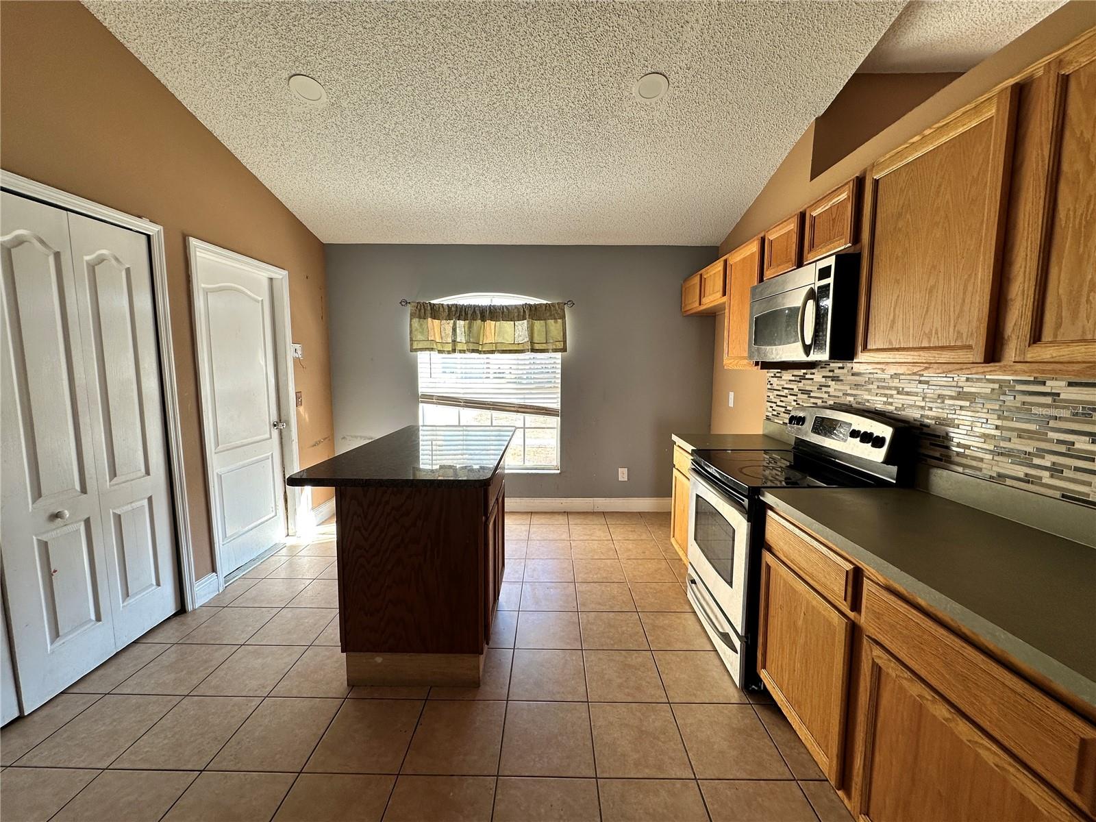 Image 3 of 22 For 256 Grouper Court