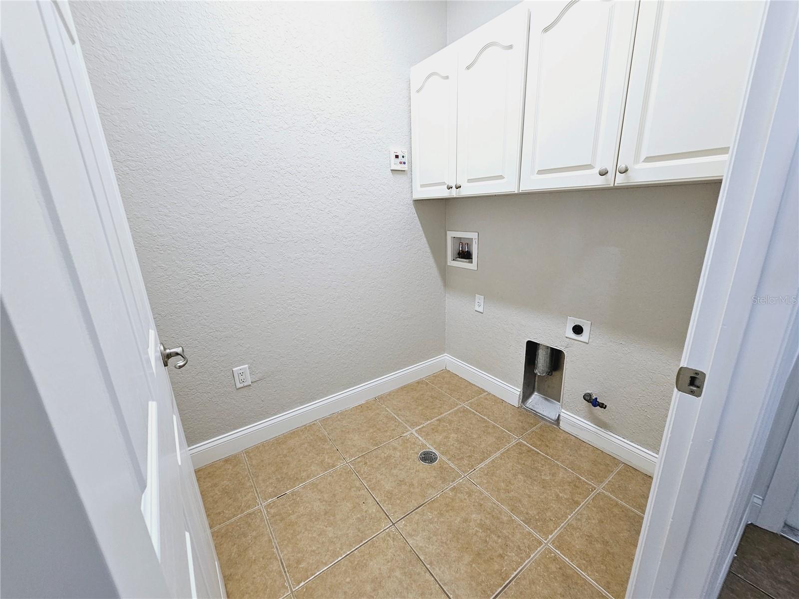 Image 16 of 50 For 1930 Saddlewood Court