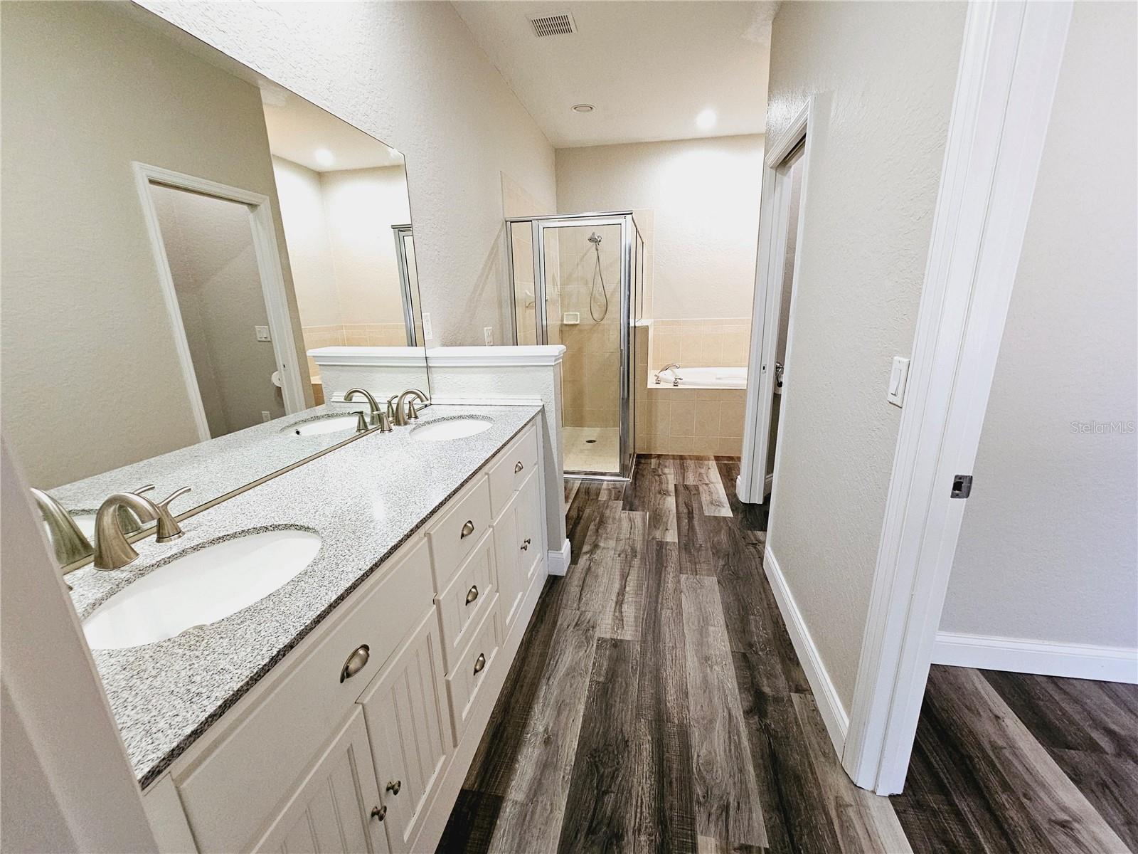 Image 22 of 50 For 1930 Saddlewood Court