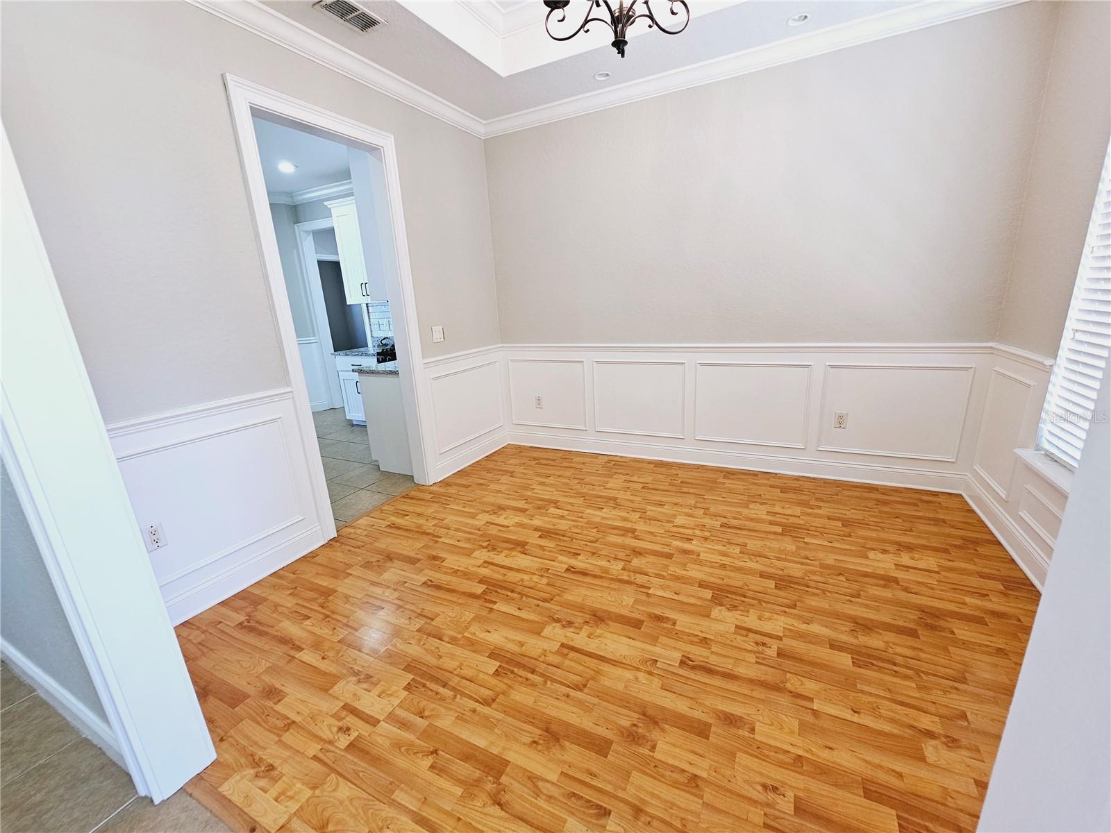 Image 8 of 50 For 1930 Saddlewood Court