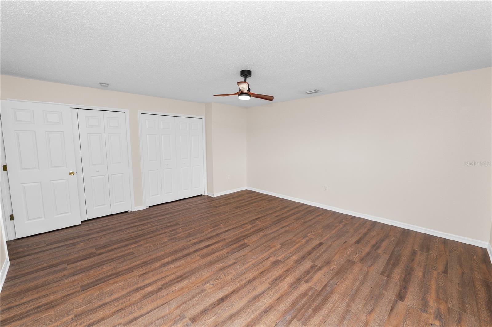 Listing photo id 24 for 3679 Wellington Lane