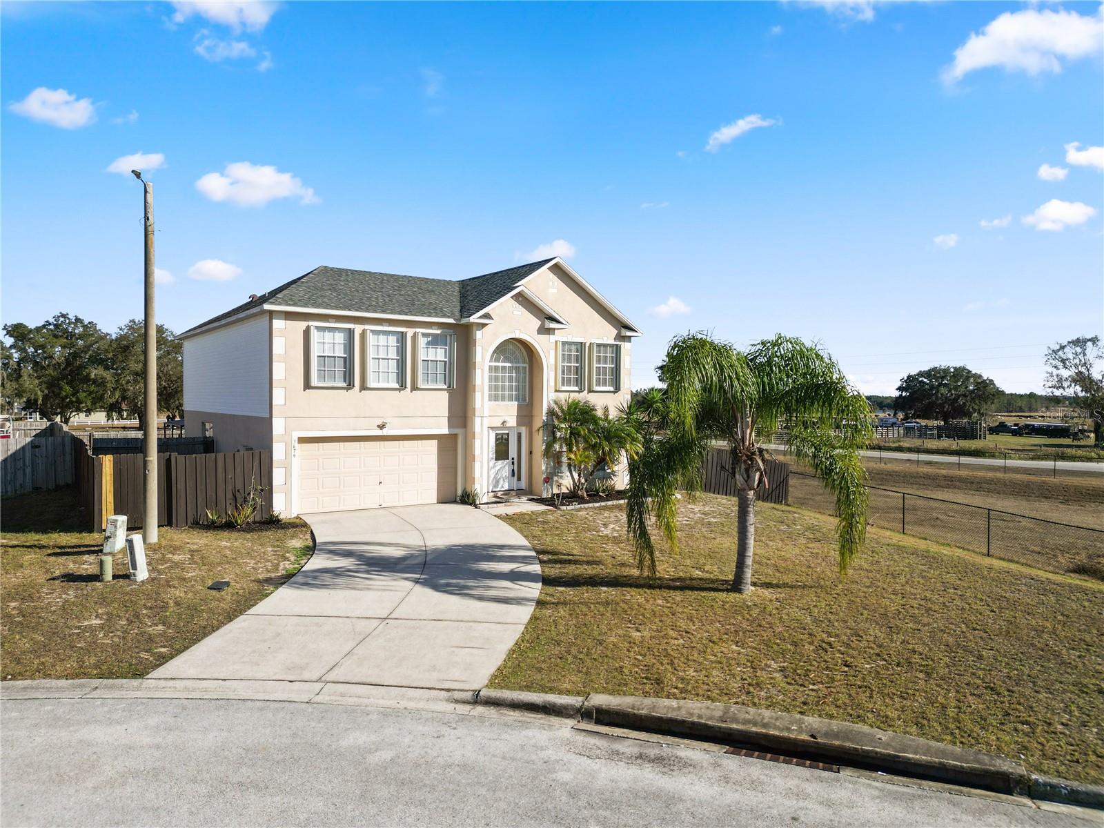 Listing photo id 1 for 3679 Wellington Lane