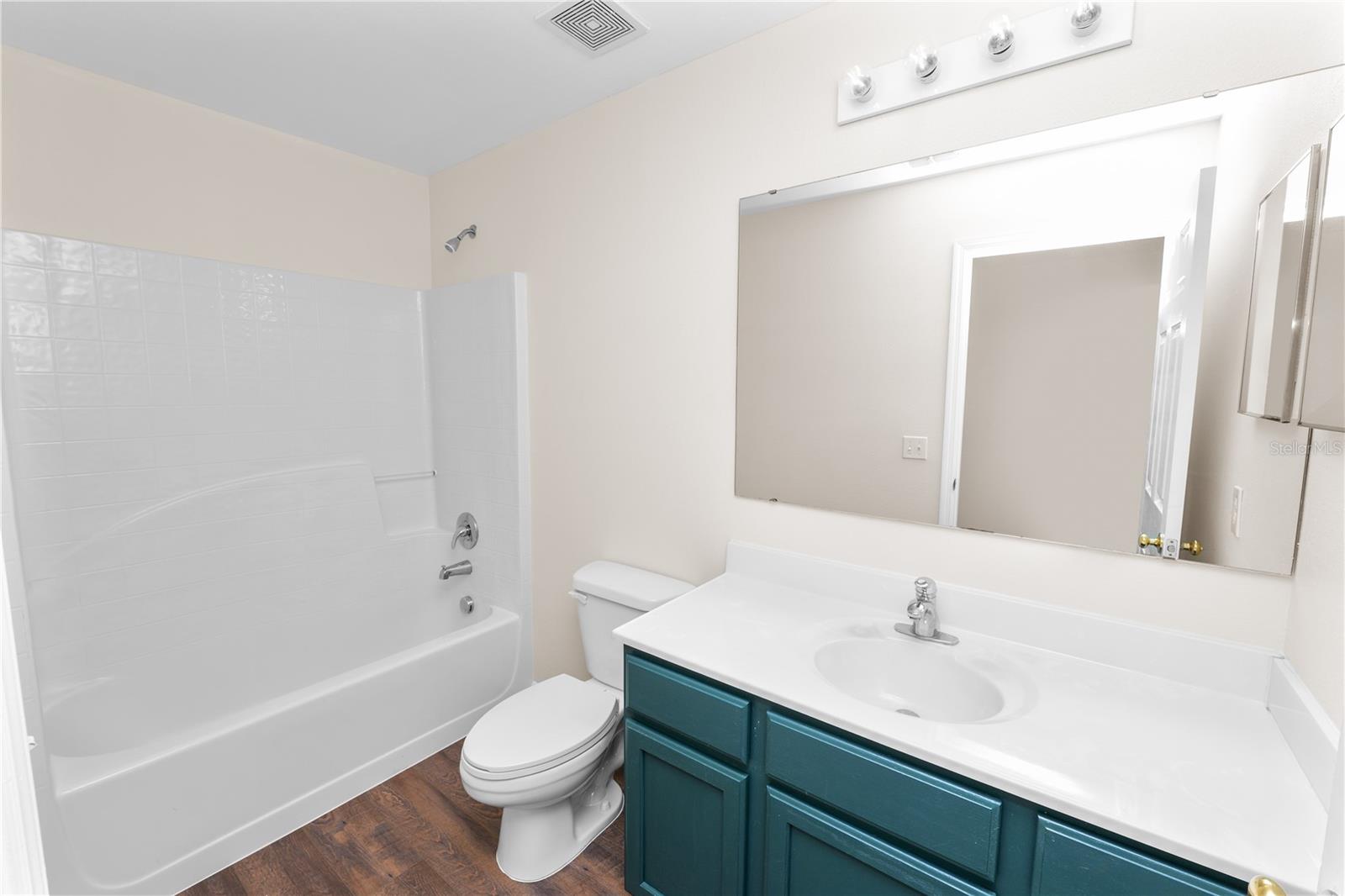 Listing photo id 39 for 3679 Wellington Lane