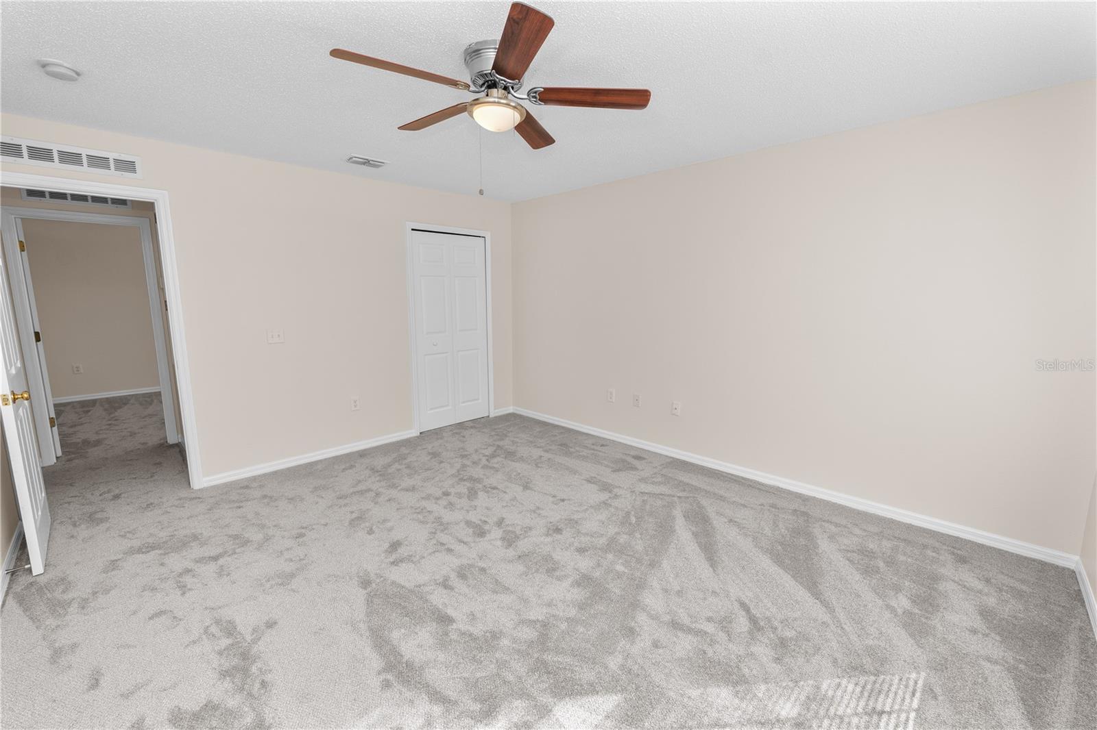 Listing photo id 40 for 3679 Wellington Lane