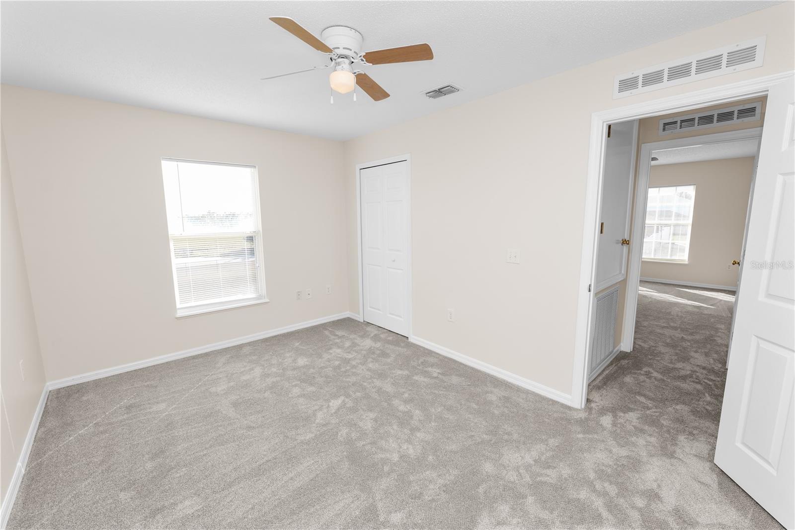 Listing photo id 42 for 3679 Wellington Lane