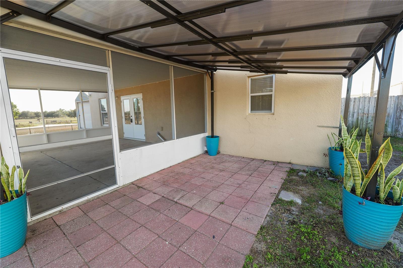 Listing photo id 47 for 3679 Wellington Lane