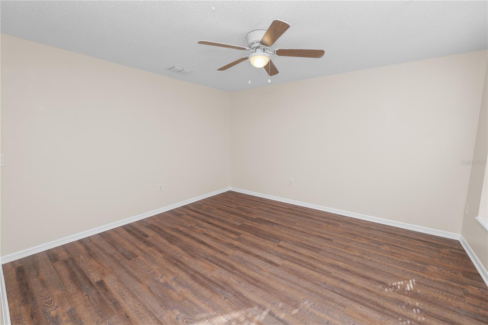 Listing photo id 4 for 3679 Wellington Lane