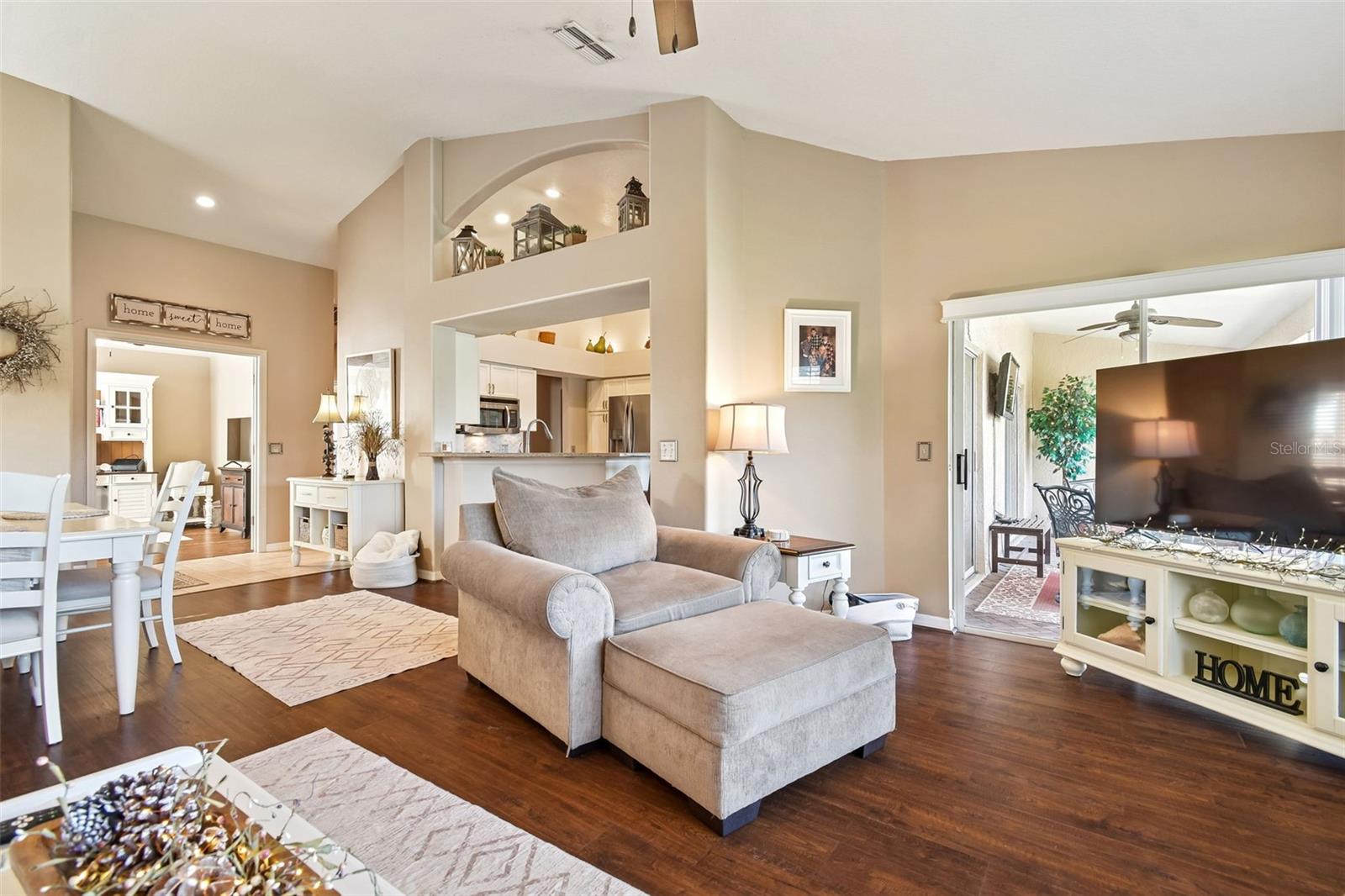 Image 13 of 37 For 5504 Water Oak Court