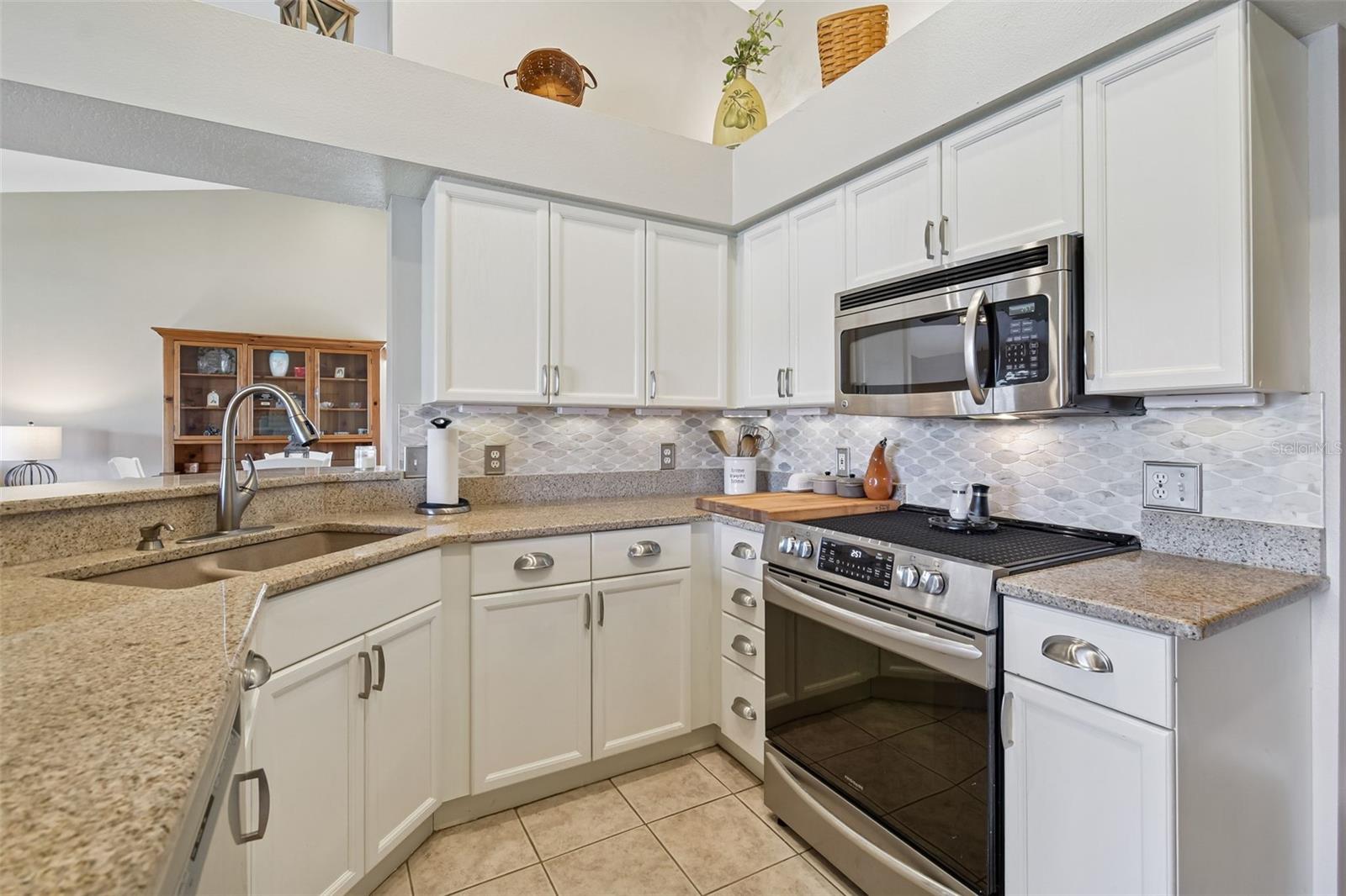 Image 15 of 37 For 5504 Water Oak Court