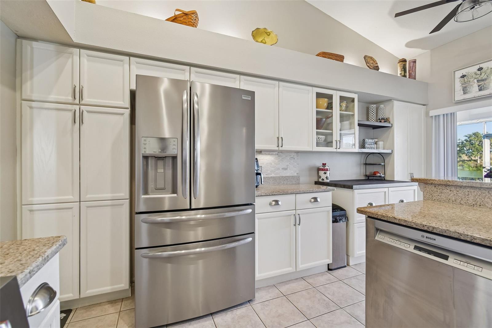 Image 16 of 37 For 5504 Water Oak Court