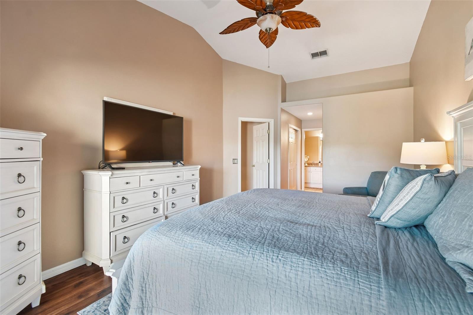 Image 25 of 37 For 5504 Water Oak Court