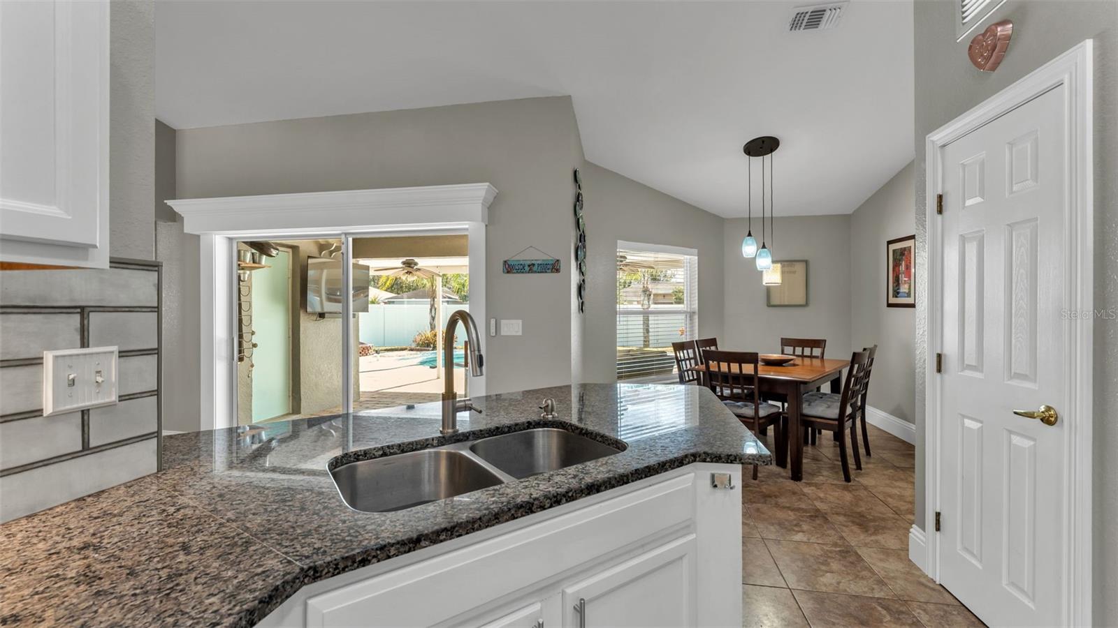 Image 14 of 51 For 3581 Marsh Wren Street