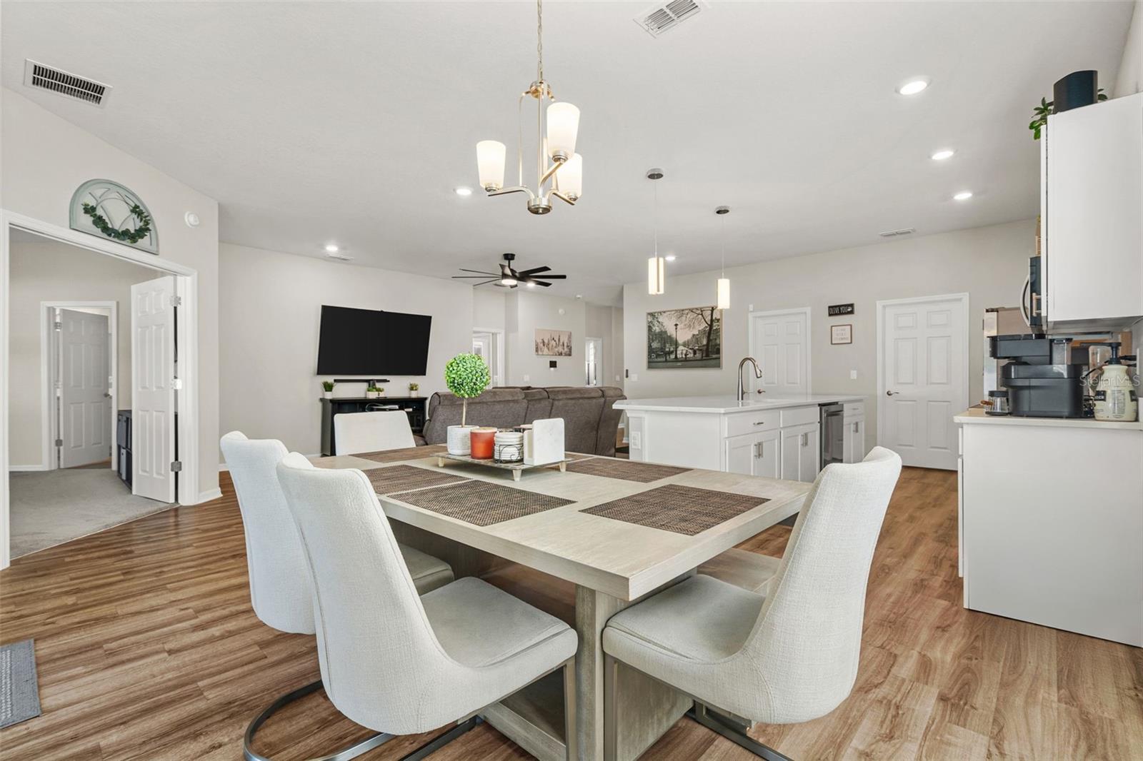 Image 16 of 40 For 1056 Aruba Avenue