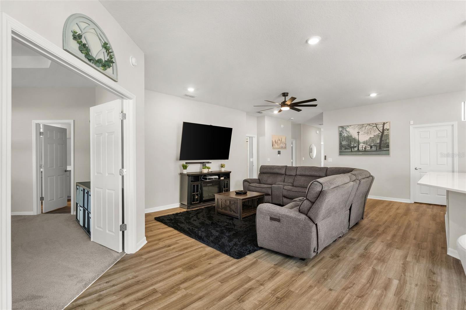 Image 9 of 40 For 1056 Aruba Avenue