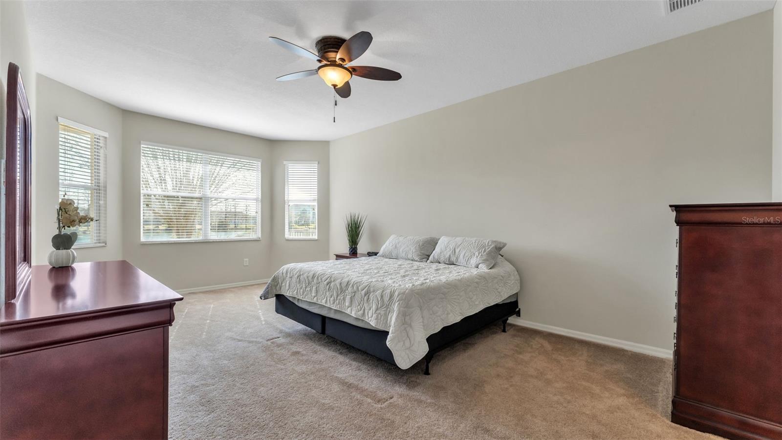 Image 18 of 52 For 5631 Superior Drive