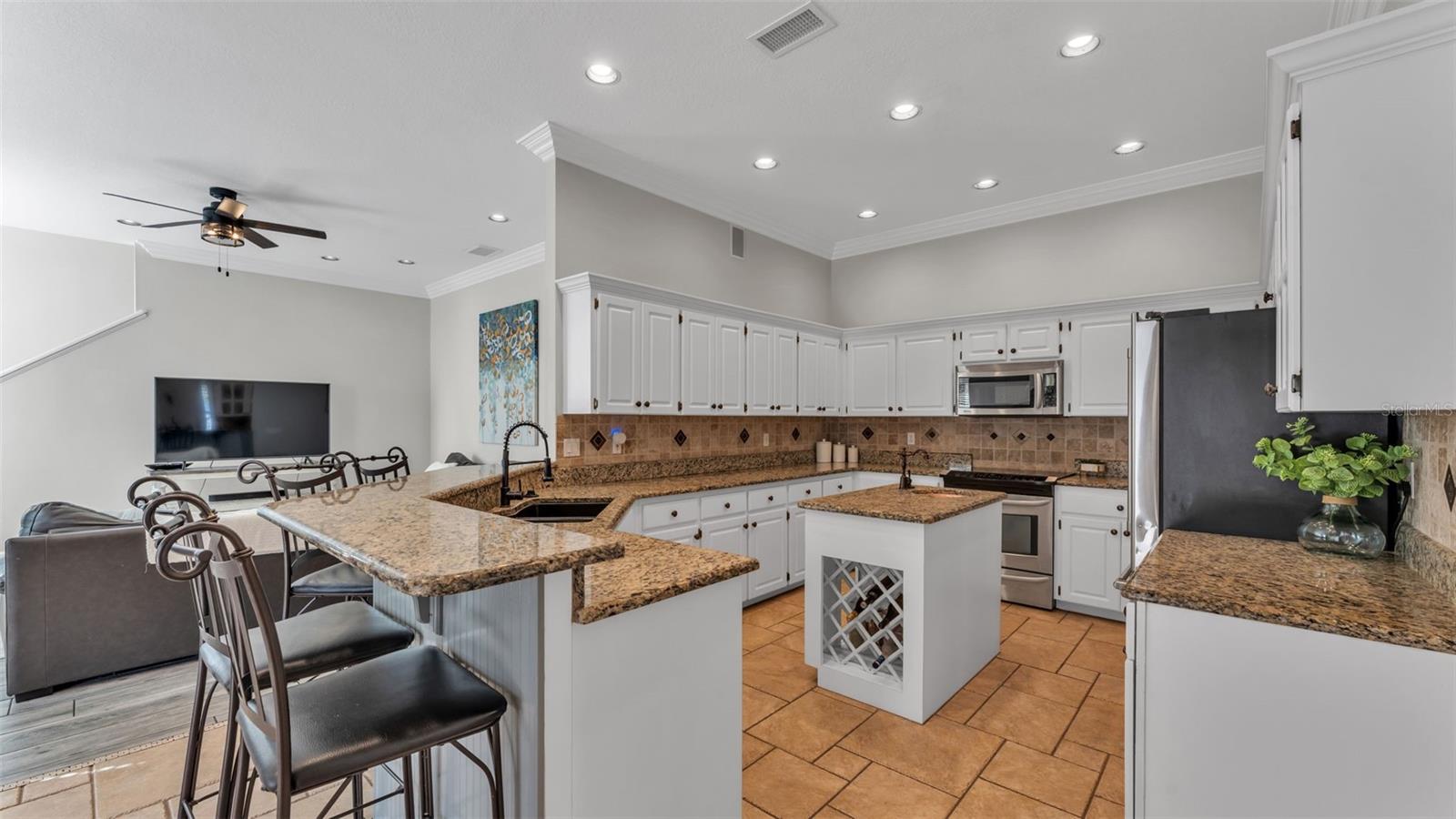 Image 25 of 69 For 2409 Jenna Ln