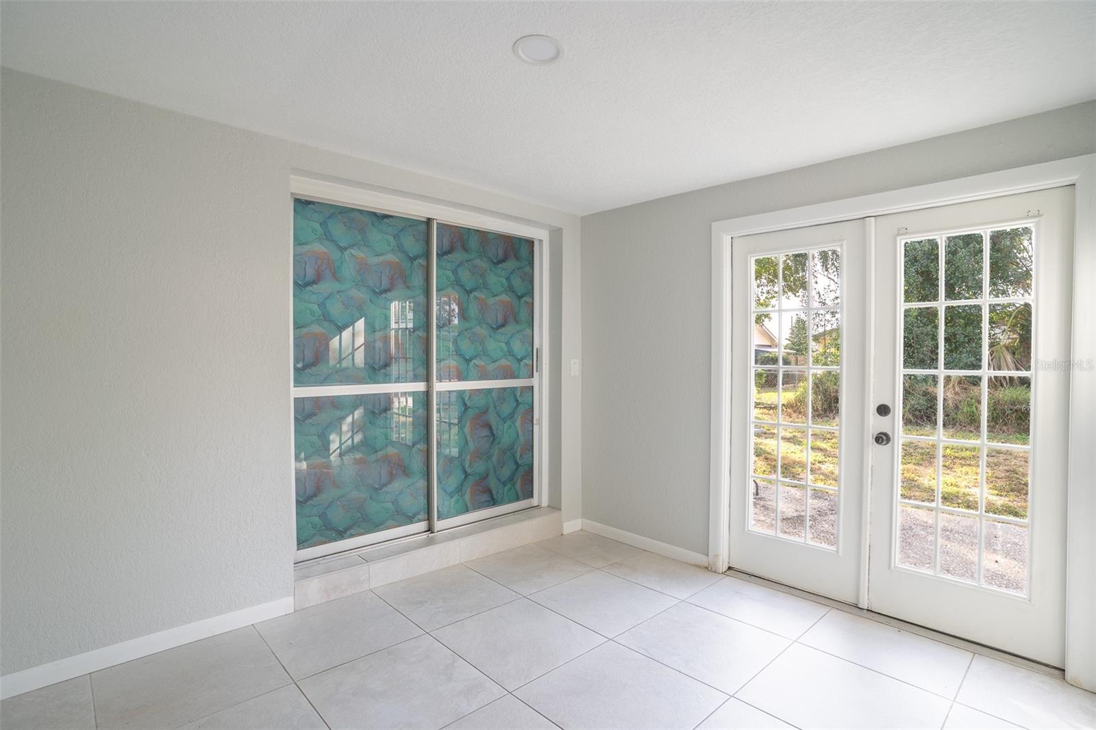 Image 7 of 24 For 124 Shelley Drive