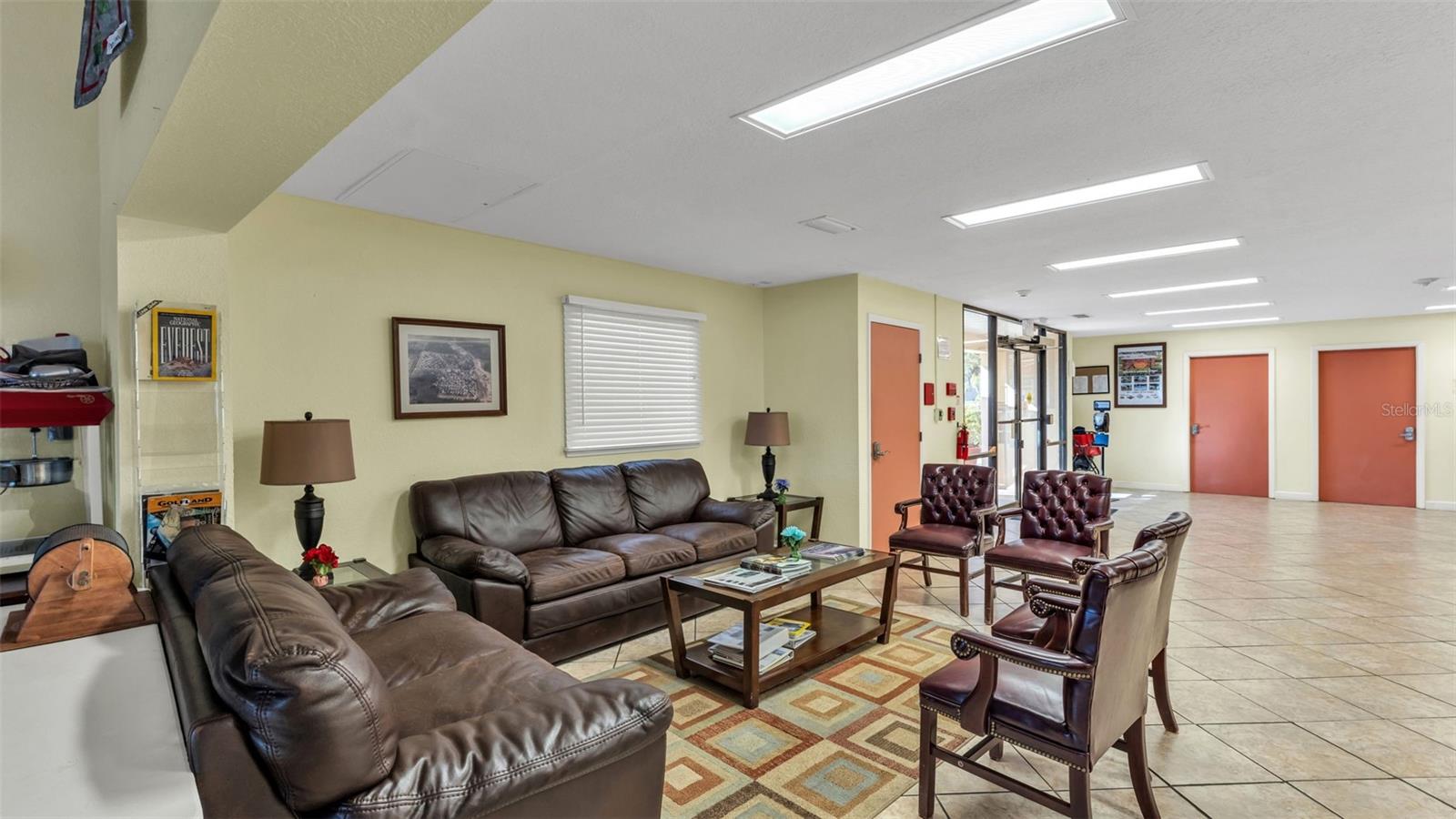 Image 13 of 25 For 2529 Lemonwood Avenue