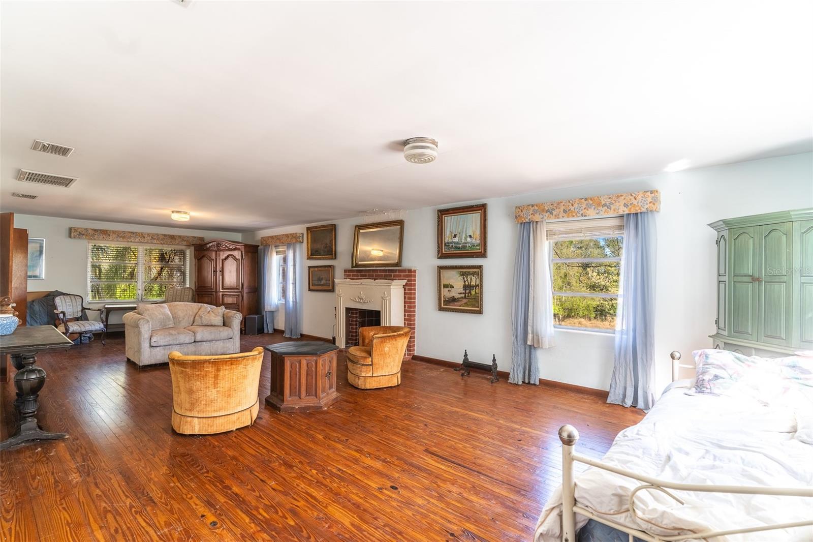 Image 12 of 50 For 3655 Scenic Highway