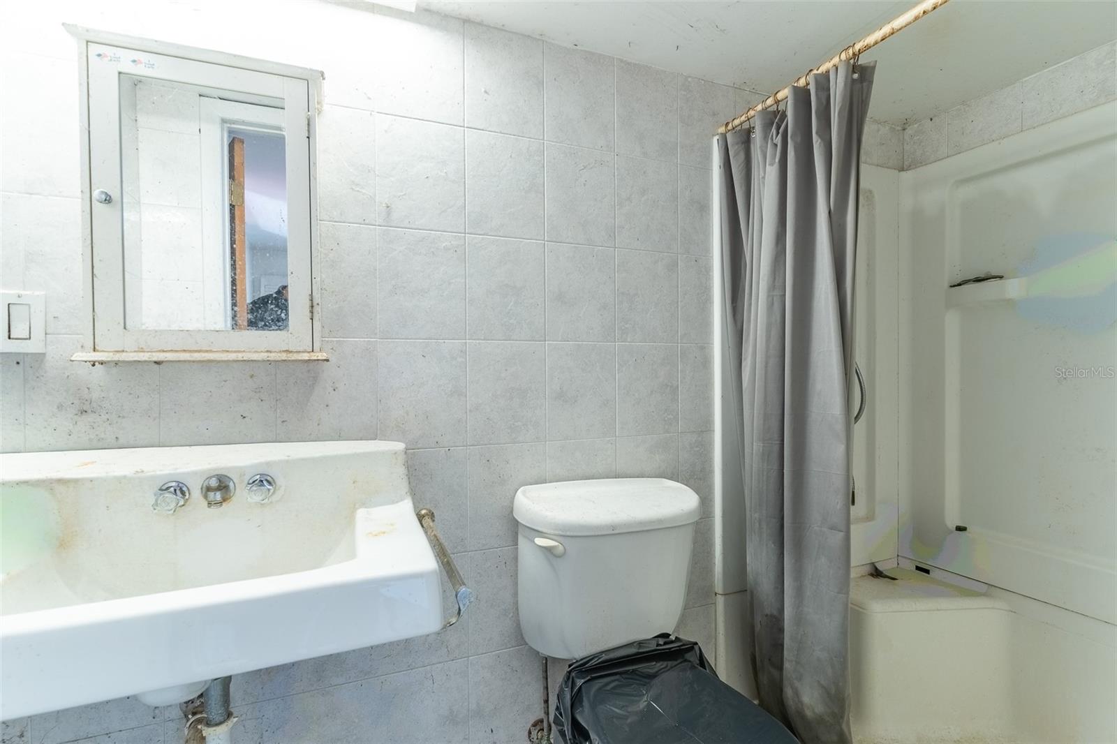 Image 25 of 50 For 3655 Scenic Highway